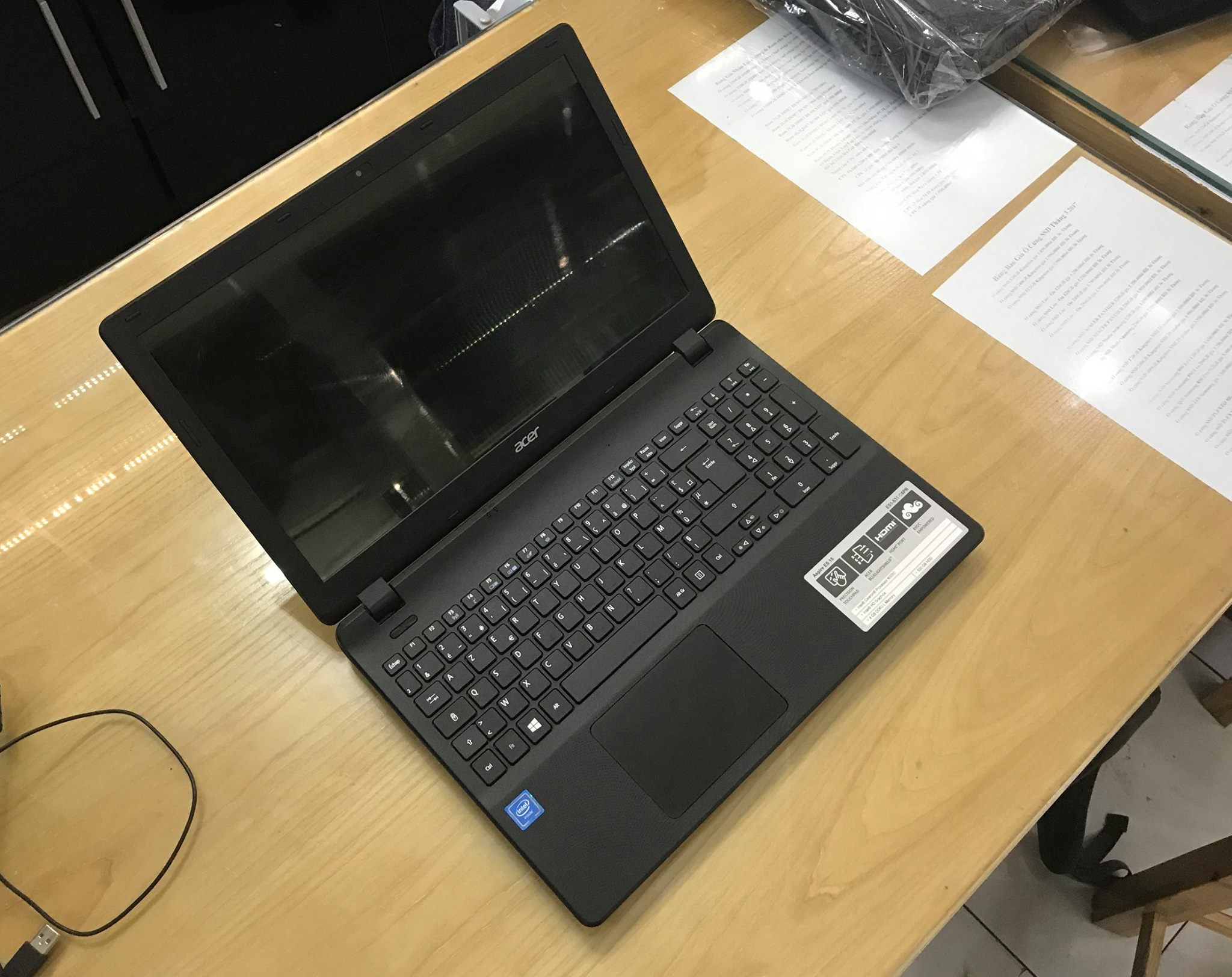  Laptop Acer Aspire Es 15-7.jpg